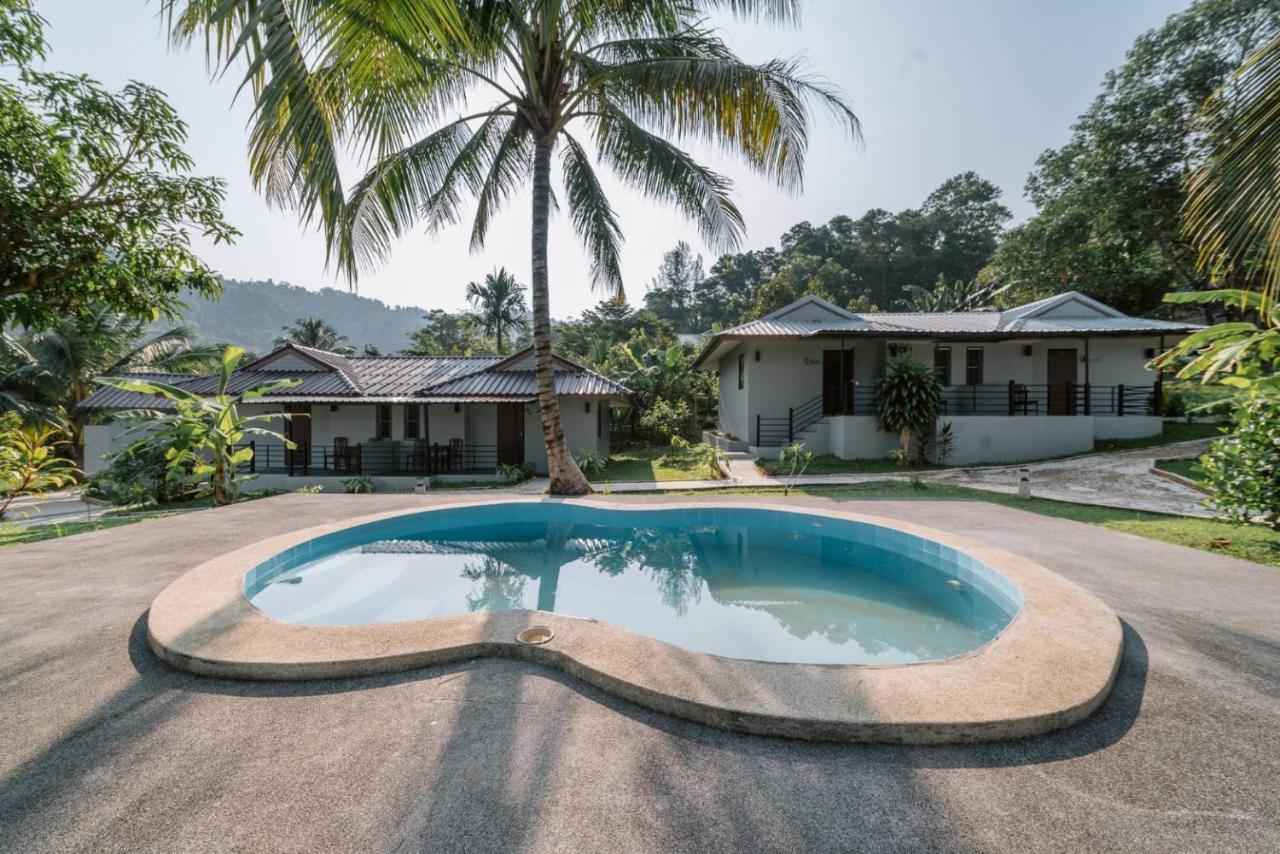 Surfer'S Village Khao Lak Dış mekan fotoğraf