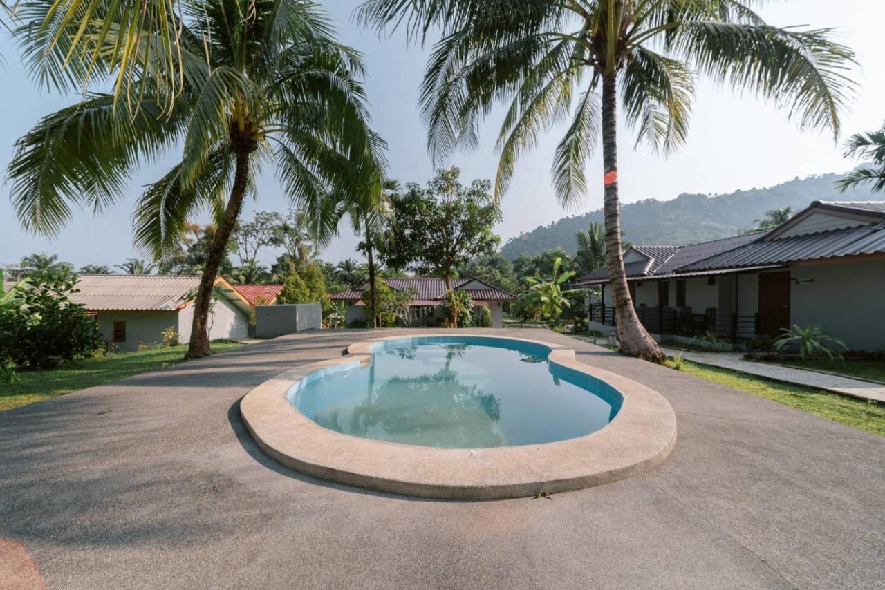 Surfer'S Village Khao Lak Dış mekan fotoğraf